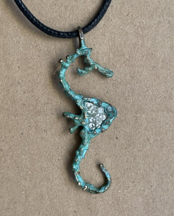 BELI - Bijou - pendentif hippocampe "Symphonie cristal" - patine verte