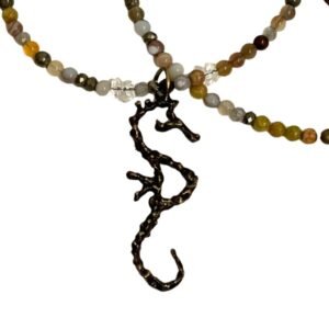 Pendentif Hippocampe - Symphonie - Bronze, Collier en Agate du Botswana